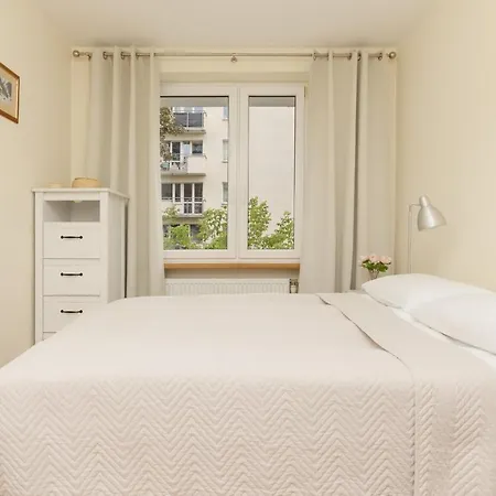 Center Zurawia By Renters