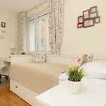 Center Zurawia By Renters アパート